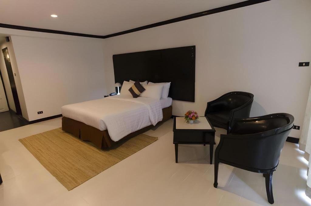Town In Town Gardent Resort Банкок Екстериор снимка