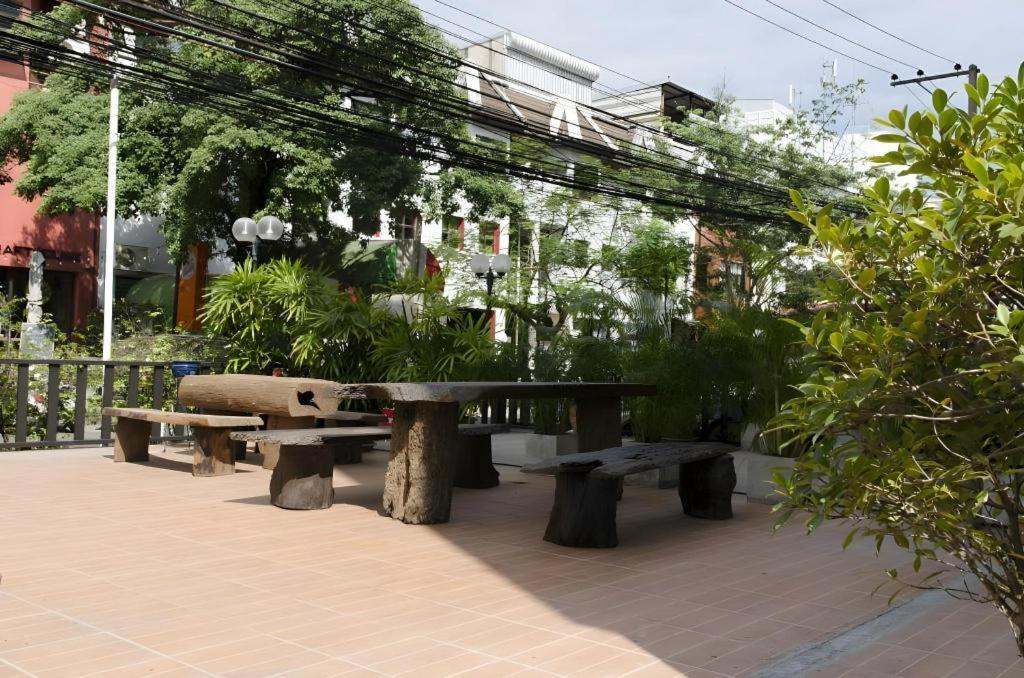 Town In Town Gardent Resort Банкок Екстериор снимка